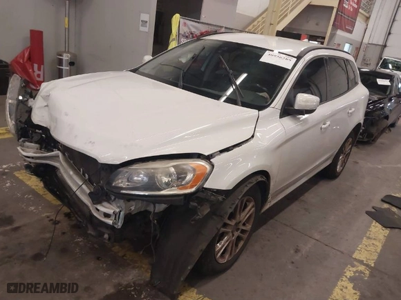 2016 Volvo XC60 T5 Drive-E with VIN YV440MDJ0G2920301, listed as a IAAI auction lot 40956289 with 137,565 mi miles. Bid and sale history available at carsss.com. Image 2.