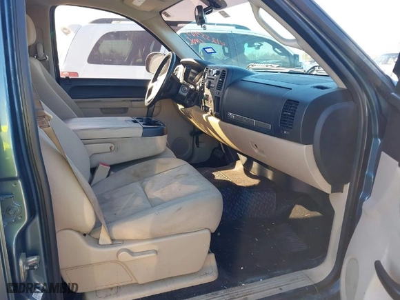 2011 GMC Sierra 1500 SLE with VIN 3GTP1VE02BG290967, listed as a IAAI auction lot 41255905 with 225,609 mi miles. Bid and sale history available at carsss.com. Image 5.