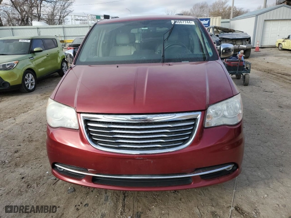 2013 Chrysler Town & Country Touring-L with VIN 2C4RC1CG2DR681657, listed as a Copart auction lot 84667744 with 0 mi miles and Salvage Title. Bid and sale history available at carsss.com. Image 5.