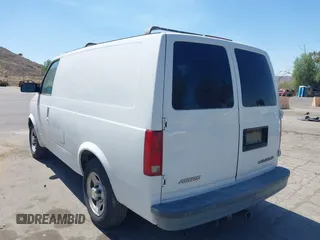 2004 Chevrolet Astro Cargo z VIN 1GCDM19X24B114698, wystawiony jako IAAI lot #42235338 z przebiegiem 253 944 mil mil oraz . Historia ofert i sprzedaży dostępna na DreamBid. Obrazek 3.