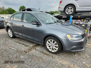 2011 Volkswagen Jetta SE with VIN 3VWDZ7AJ7BM318475, listed as a Copart auction lot 63148335 with 125,266 mi miles and Clean title. Bid and sale history available at DreamBid. Image 4.