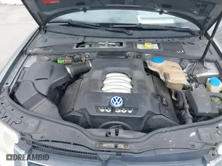 2003 Volkswagen Passat GLX with VIN WVWRH63B93P193731, listed as a IAAI auction lot 42088975 with 161,888 mi miles. Bid and sale history available at carsss.com. Image 10.