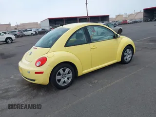 2007 Volkswagen New Beetle Coupe with VIN 3VWRW31C47M509724, listed as a IAAI auction lot 41978106 with 68,090 mi miles. Bid and sale history available at carsss.com. Image 4.