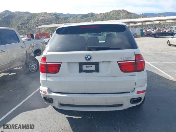 2013 BMW X5 xDrive35i with VIN 5UXZV4C55D0B01761, listed as a IAAI auction lot 41899347 with 224,905 mi miles. Bid and sale history available at carsss.com. Image 16.