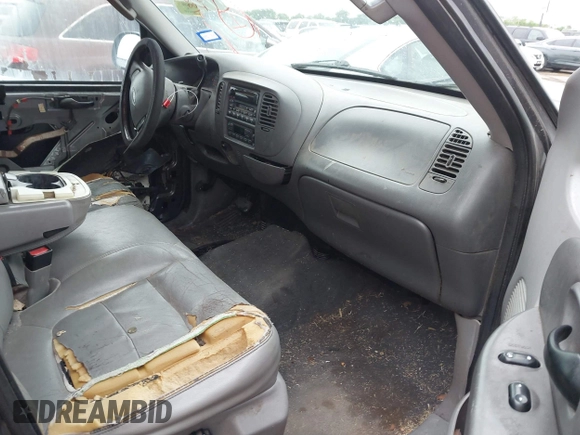 2003 Ford F-150 XLT with VIN 1FTRW076X3KA76379, listed as a IAAI auction lot 41821131 with 221,081 mi miles. Bid and sale history available at carsss.com. Image 5.