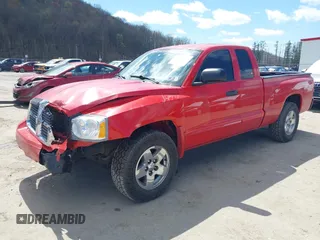 2005 Dodge Dakota SLT z VIN 1D7HE42K65S270202, wystawiony jako IAAI lot #41979560 z przebiegiem 35 508 mil mil oraz . Historia ofert i sprzedaży dostępna na DreamBid. Obrazek 2.