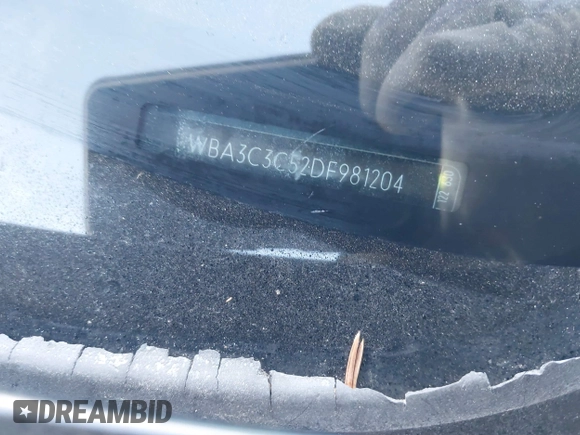 2013 BMW 3 Series 320i xDrive z VIN WBA3C3C52DF981204, wystawiony jako IAAI lot #41731595 z przebiegiem 82 514 mil mil oraz . Historia ofert i sprzedaży dostępna na DreamBid. Obrazek 12.