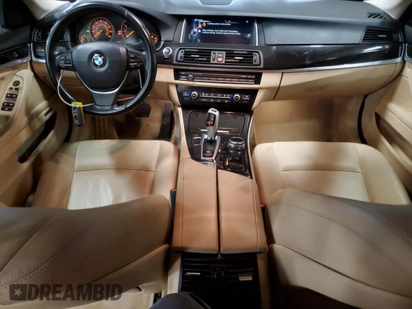 2015 BMW 5 Series 528i z VIN WBA5A5C59FD512538, wystawiony jako Copart lot #53160655 z przebiegiem 122 980 mil mil oraz Czysty tytuł • Clean title. Historia ofert i sprzedaży dostępna na DreamBid. Obrazek 8.