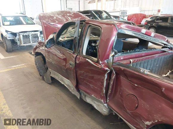2001 Dodge Dakota with VIN 1B7GL22X71S275317, listed as a IAAI auction lot 42208238 with Not provided miles and . Bid and sale history available at DreamBid. Image 6.