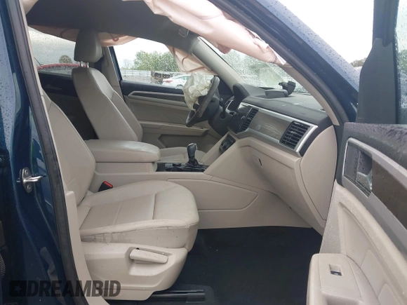 2022 Volkswagen Atlas SE with VIN 1V2HR2CA0NC561411, listed as a IAAI auction lot 41941719 with Not provided miles and . Bid and sale history available at DreamBid. Image 5.