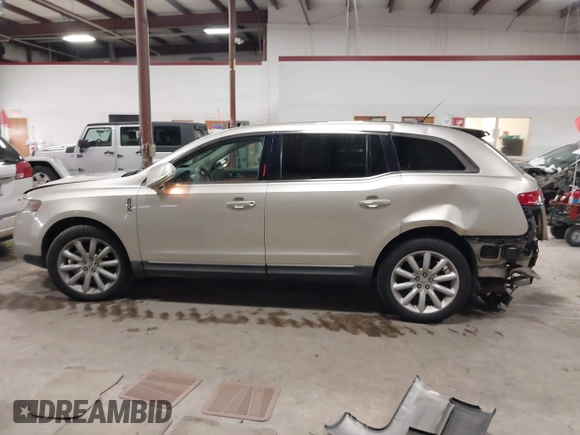 2010 Lincoln MKT with VIN 2LMHJ5AR0ABJ20455, listed as a IAAI auction lot 41460072 with 298,026 mi miles. Bid and sale history available at carsss.com. Image 14.