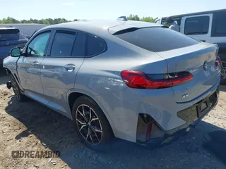 2023 BMW X4 M40i z VIN 5UX43DT06P9T36381, wystawiony jako IAAI lot #41999429 z przebiegiem 21 444 mil mil oraz . Historia ofert i sprzedaży dostępna na DreamBid. Obrazek 3.