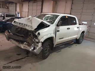 2018 Toyota Tundra 4WD SR5 with VIN 5TFDW5F15JX746790, listed as a IAAI auction lot 41461025 with 1 mi miles. Bid and sale history available at carsss.com. Image 16.