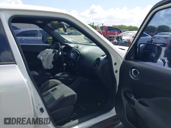 2015 Nissan Juke SL z VIN JN8AF5MV9FT562688, wystawiony jako IAAI lot #41950297 z przebiegiem 70 880 mil mil oraz . Historia ofert i sprzedaży dostępna na DreamBid. Obrazek 5.