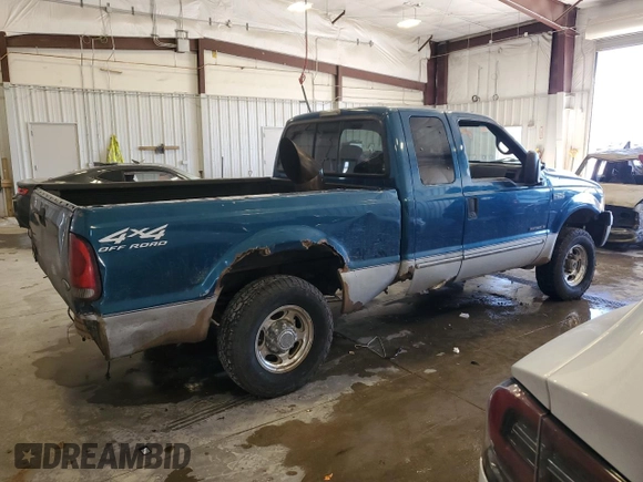 2000 Ford F-250 XL with VIN 1FTNX21F5YED17075, listed as a Copart auction lot 49782365 with 241,054 mi miles and Non repairable. Bid and sale history available at DreamBid. Image 3.