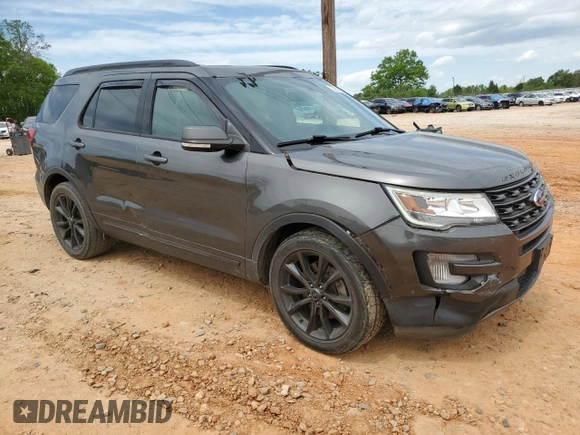 2017 Ford Explorer XLT with VIN 1FM5K7D81HGD62121, listed as a Copart auction lot 53132825 with 63,050 mi miles and Salvage title. Bid and sale history available at DreamBid. Image 4.