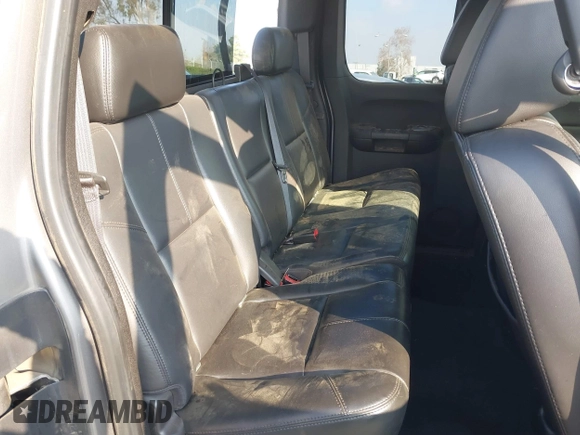 2007 Chevrolet Silverado 1500 LT w/1LT with VIN 2GCEC19J671681715, listed as a IAAI auction lot 41460453 with 119,714 mi miles. Bid and sale history available at carsss.com. Image 8.