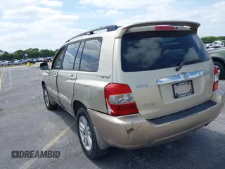 2007 Toyota Highlander Hybrid with VIN JTEHW21A970038823, listed as a IAAI auction lot 42095127 with 193,211 mi miles. Bid and sale history available at carsss.com. Image 6.