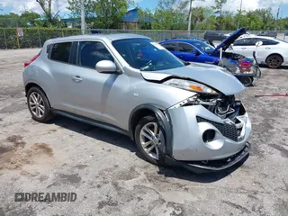 2014 Nissan Juke SV z VIN JN8AF5MV9ET359296, wystawiony jako IAAI lot #42250580 z przebiegiem 97 249 mil mil oraz . Historia ofert i sprzedaży dostępna na DreamBid. Obrazek 1.