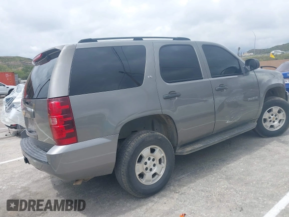 2007 Chevrolet Tahoe LT z VIN 1GNFC13J07J122414, wystawiony jako IAAI lot #39134539 z przebiegiem Nie podano mil oraz . Historia ofert i sprzedaży dostępna na DreamBid. Obrazek 4.