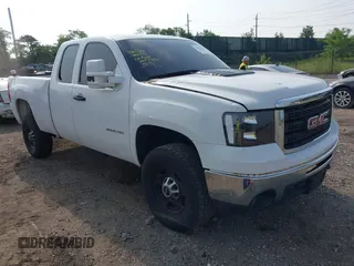 2011 GMC Sierra 2500HD Work Truck with VIN 1GT22ZCG5BZ281260, listed as a IAAI auction lot 42495259 with 179,038 mi miles and . Bid and sale history available at DreamBid. Image 1.