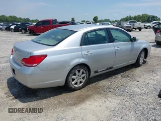 2007 Toyota Avalon XL z VIN 4T1BK36BX7U237932, wystawiony jako IAAI lot #42298273 z przebiegiem 236 405 mil mil oraz . Historia ofert i sprzedaży dostępna na DreamBid. Obrazek 4.