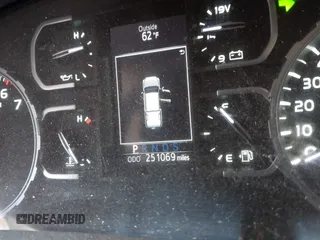 2018 Toyota Tundra SR5 z VIN 5TFDW5F15JX766487, wystawiony jako IAAI lot #42201299 z przebiegiem 251 069 mil mil oraz . Historia ofert i sprzedaży dostępna na DreamBid. Obrazek 15.