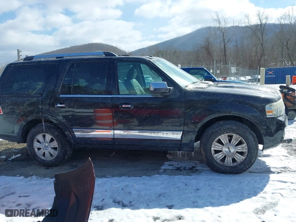 2007 Lincoln Navigator with VIN 5LMFU285X7LJ09190, listed as a IAAI auction lot 41611256 with 185,879 mi miles. Bid and sale history available at carsss.com. Image 13.