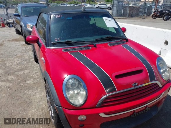 2006 MINI Convertible S with VIN WMWRH335X6TF86044, listed as a IAAI auction lot 42208260 with 165,576 mi miles and . Bid and sale history available at DreamBid. Image 6.