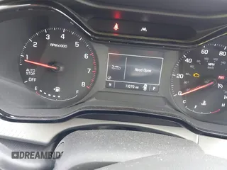 2025 Chevrolet Trax LS with VIN KL77LFEP7SC085237, listed as a IAAI auction lot 41687172 with 11,070 mi miles and . Bid and sale history available at DreamBid. Image 7.