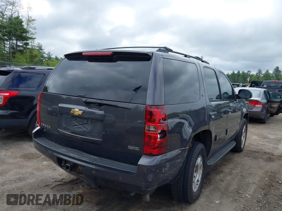 2010 Chevrolet Tahoe LT z VIN 1GNUKBE01AR105053, wystawiony jako IAAI lot #42268400 z przebiegiem 296 257 mil mil oraz . Historia ofert i sprzedaży dostępna na DreamBid. Obrazek 4.
