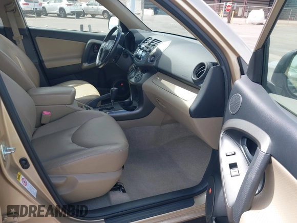 2010 Toyota RAV4 Limited z VIN JTMYK4DV0AD004537, wystawiony jako IAAI lot #40428467 z przebiegiem 77 589 mil mil oraz . Historia ofert i sprzedaży dostępna na DreamBid. Obrazek 5.