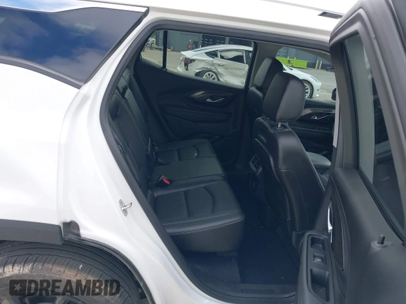 2024 GMC Terrain SLT z VIN 3GKALPEG5RL384887, wystawiony jako IAAI lot #42192857 z przebiegiem 4 267 mil mil oraz . Historia ofert i sprzedaży dostępna na DreamBid. Obrazek 8.