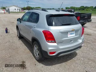 2021 Chevrolet Trax LT с VIN KL7CJPSB8MB305061, выставлен на аукционе IAAI как лот 42355379 с пробегом 130 885 миль миль и . История ставок и продаж доступна на DreamBid. Изображение 3.