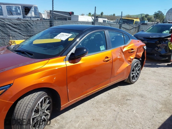 2025 Nissan Sentra SR with VIN 3N1AB8DV0SY261305, listed as a IAAI auction lot 41867301 with 2,852 mi miles and . Bid and sale history available at DreamBid. Image 6.