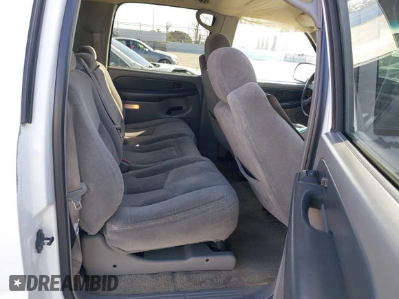 2003 Chevrolet Suburban LS with VIN 1GNEC16T13J106726, listed as a IAAI auction lot 41723307 with 217,062 mi miles. Bid and sale history available at carsss.com. Image 8.