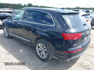 2019 Audi Q7 Premium Plus z VIN WA1LABF70KD010916, wystawiony jako IAAI lot #42027043 z przebiegiem 143 812 mil mil oraz . Historia ofert i sprzedaży dostępna na DreamBid. Obrazek 3.