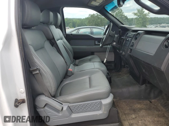 2014 Ford F-150 XL z VIN 1FTMF1CM3EKF27630, wystawiony jako Copart lot #66837895 z przebiegiem 189 717 mil mil oraz Czysty tytuł • Clean title. Historia ofert i sprzedaży dostępna na DreamBid. Obrazek 10.