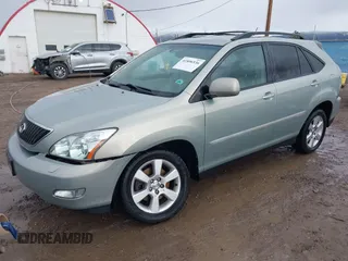 2005 Lexus RX 330 z VIN 2T2HA31U55C064188, wystawiony jako IAAI lot #41806536 z przebiegiem 173 742 mil mil oraz . Historia ofert i sprzedaży dostępna na DreamBid. Obrazek 17.