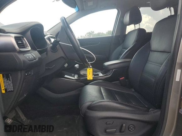 2016 Kia Sorento SX z VIN 5XYPKDA54GG031749, wystawiony jako Copart lot #59871035 z przebiegiem 284 115 mil mil oraz Szkoda całkowita • Salvage title. Historia ofert i sprzedaży dostępna na DreamBid. Obrazek 7.