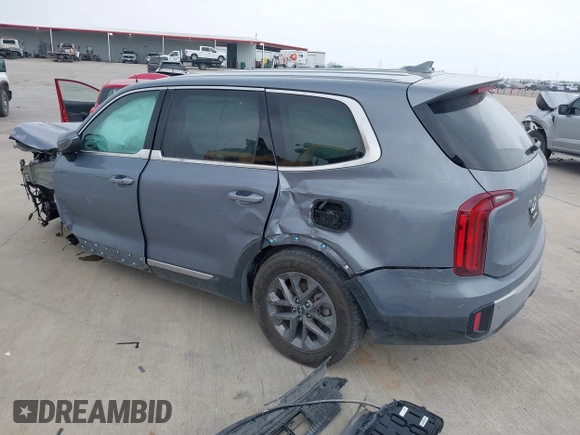 2023 Kia Telluride LX z VIN 5XYP24GC7PG331419, wystawiony jako IAAI lot #41794455 z przebiegiem 34 941 mil mil oraz . Historia ofert i sprzedaży dostępna na DreamBid. Obrazek 3.