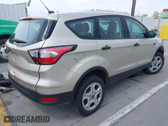 2018 Ford Escape S z VIN 1FMCU0F76JUA99595, wystawiony jako IAAI lot #42369434 z przebiegiem 19 207 mil mil oraz . Historia ofert i sprzedaży dostępna na DreamBid. Obrazek 4.