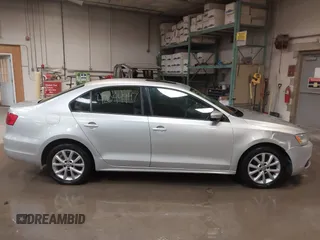 2012 Volkswagen Jetta SE с VIN 3VWDX7AJ9CM018864, выставлен на аукционе IAAI как лот 42044947 с пробегом 142 549 миль миль и . История ставок и продаж доступна на DreamBid. Изображение 13.