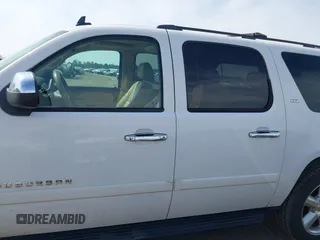2008 Chevrolet Suburban LTZ with VIN 1GNFK16348R151711, listed as a IAAI auction lot 41793616 with 198,676 mi miles. Bid and sale history available at carsss.com. Image 14.