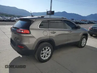2017 Jeep Cherokee Latitude with VIN 1C4PJMCS7HW615637, listed as a Copart auction lot 59110765 with 179,248 mi miles and Salvage title. Bid and sale history available at DreamBid. Image 3.
