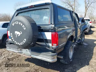 1992 Ford Bronco XL with VIN 1FMEU15N8NLA25301, listed as a IAAI auction lot 41749043 with 1 mi miles. Bid and sale history available at carsss.com. Image 4.