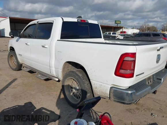 2019 Ram 1500 Big Horn z VIN 1C6RREFT6KN522317, wystawiony jako IAAI lot #41483697 z przebiegiem Nie podano mil oraz . Historia ofert i sprzedaży dostępna na DreamBid. Obrazek 3.