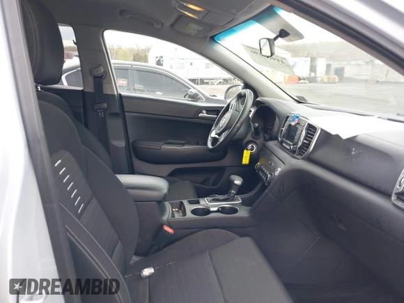 2018 Kia Sportage LX with VIN KNDPMCAC4J7437926, listed as a IAAI auction lot 41968696 with 139,304 mi miles. Bid and sale history available at carsss.com. Image 5.