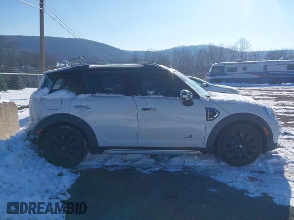 2018 MINI Countryman Cooper S z VIN WMZYT5C39J3E19190, wystawiony jako IAAI lot #41364349 z przebiegiem 44 941 mil mil oraz . Historia ofert i sprzedaży dostępna na DreamBid. Obrazek 13.