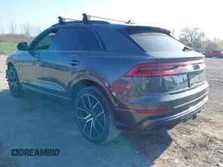 2021 Audi Q8 Premium Plus z VIN WA1EVAF14MD014781, wystawiony jako IAAI lot #42080085 z przebiegiem 53 171 mil mil oraz . Historia ofert i sprzedaży dostępna na DreamBid. Obrazek 3.